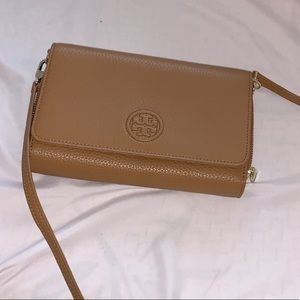 brown tory burch crossbody purse